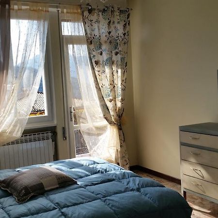Apartment Iseo Lake Sale Marasino Szoba fotó