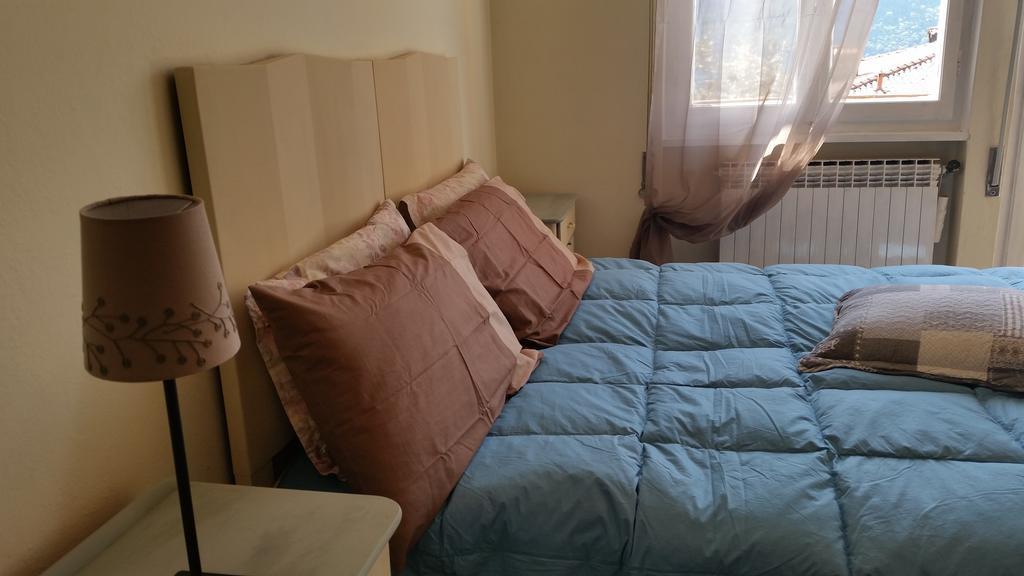 Apartment Iseo Lake Sale Marasino Szoba fotó