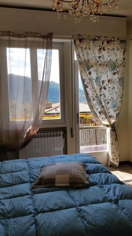 Apartment Iseo Lake Sale Marasino Szoba fotó