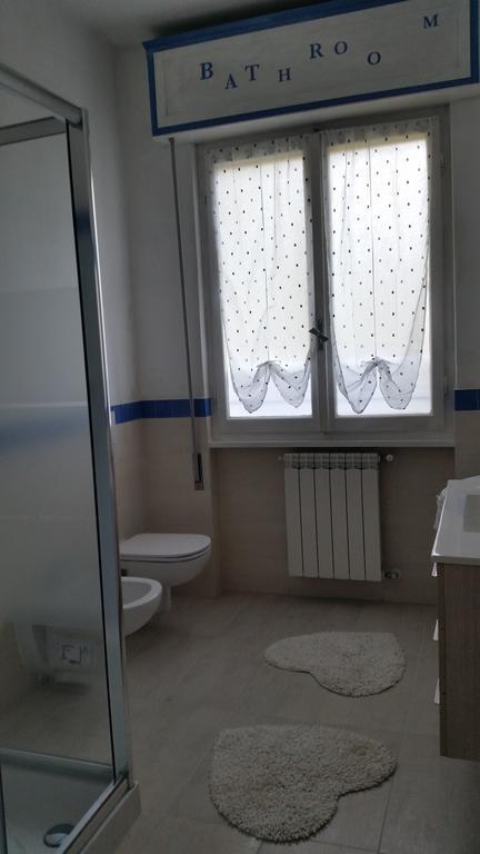 Apartment Iseo Lake Sale Marasino Szoba fotó