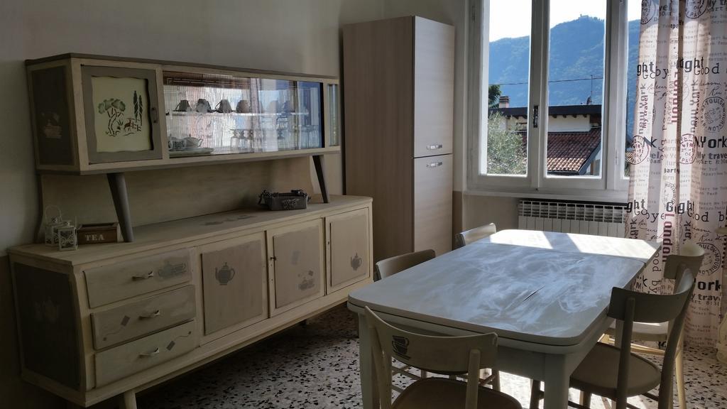 Apartment Iseo Lake Sale Marasino Szoba fotó