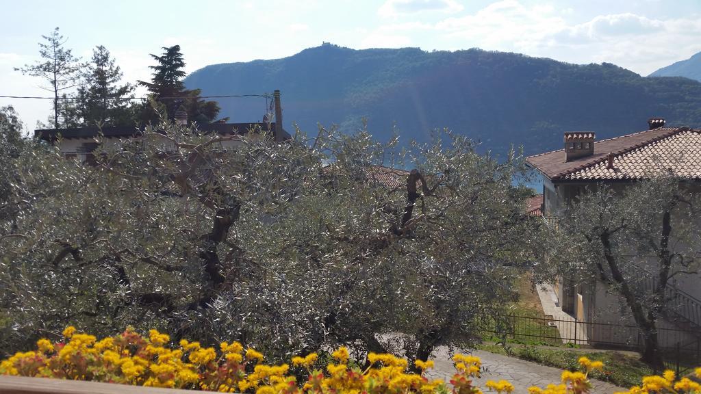 Apartment Iseo Lake Sale Marasino Szoba fotó