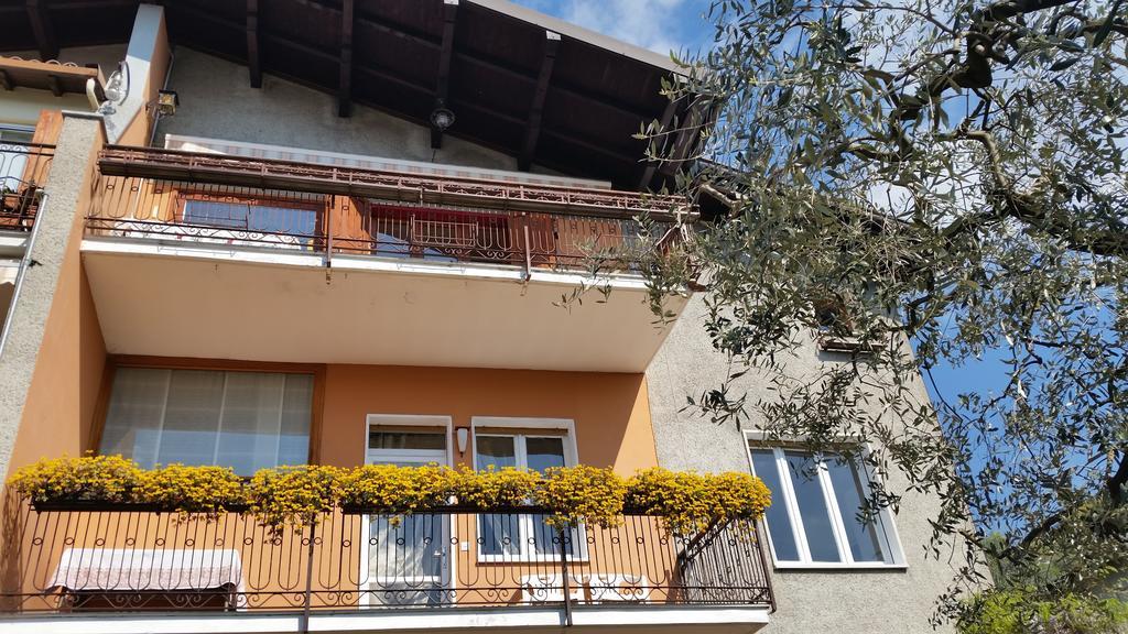 Apartment Iseo Lake Sale Marasino Szoba fotó